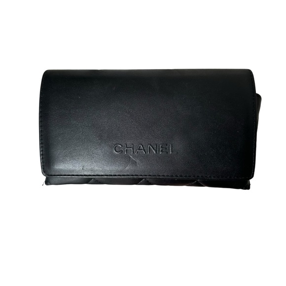 Authentic CHANEL Large Quilted Leather Oversized Sunglasses Case - Picture 10 of 13